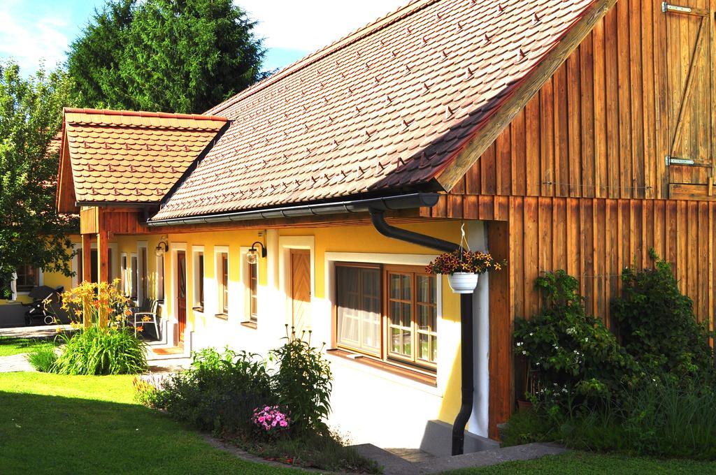Haus Schoenegger Kitzeck im Sausal Exterior photo